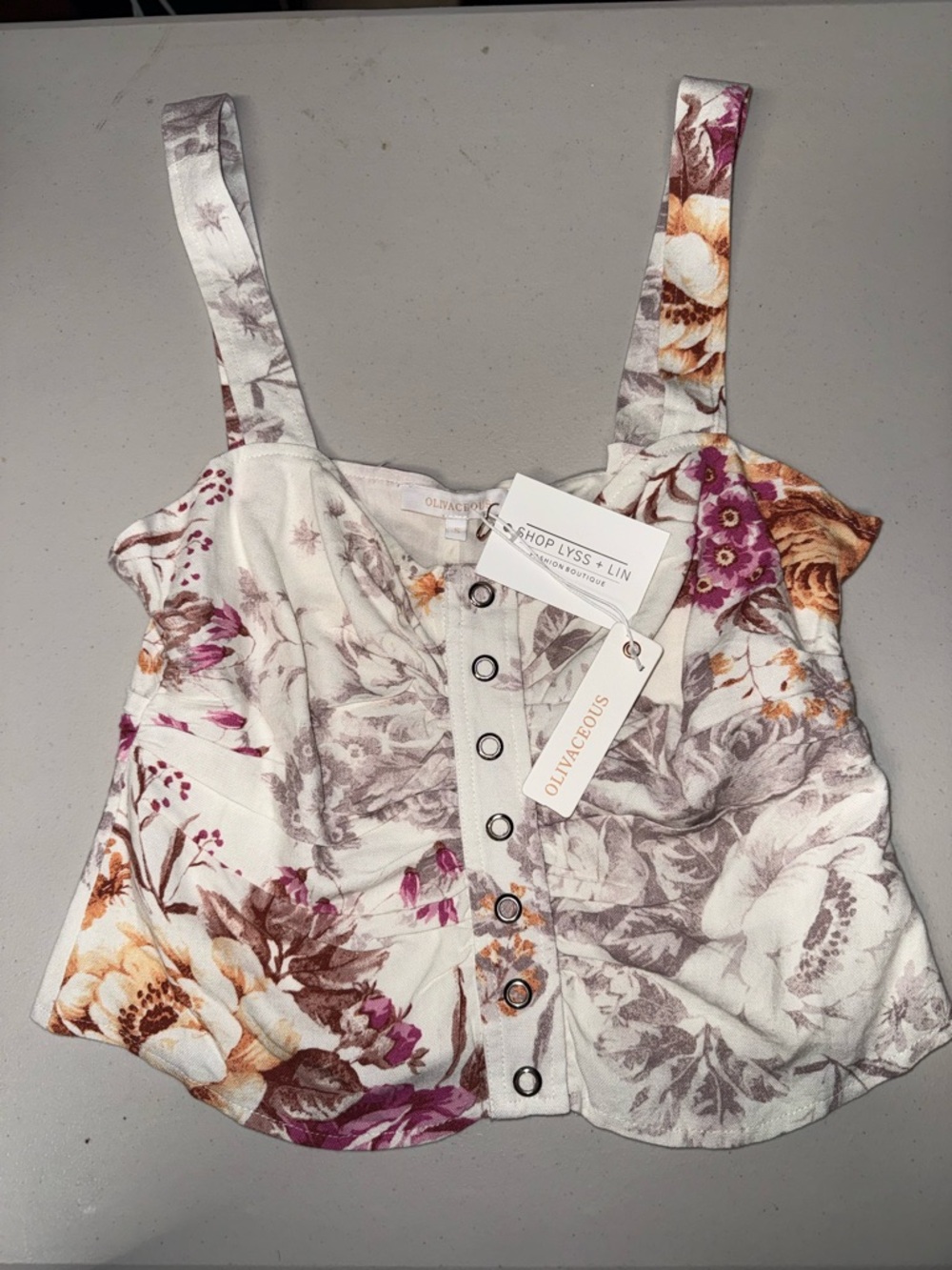 Olivaceous White Floral Button-Front Cropped Cami with Purple & Tan Accents